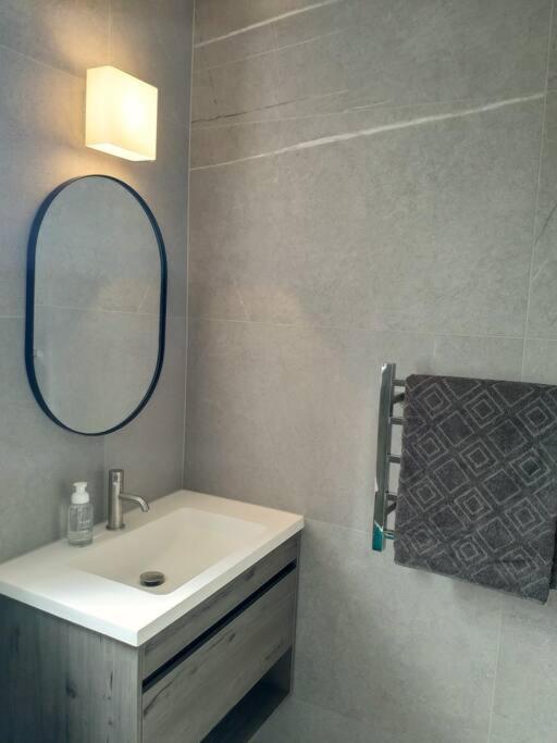 Xspot Medlands Beach House - Ocean Views - Short Stroll To The Beach المظهر الخارجي الصورة